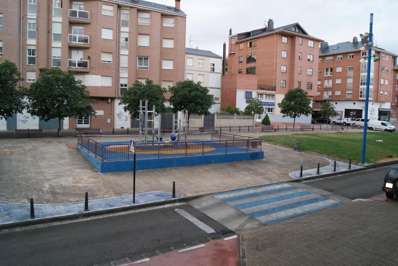 Apartamento El Caminito Apartment Понферада Екстериор снимка